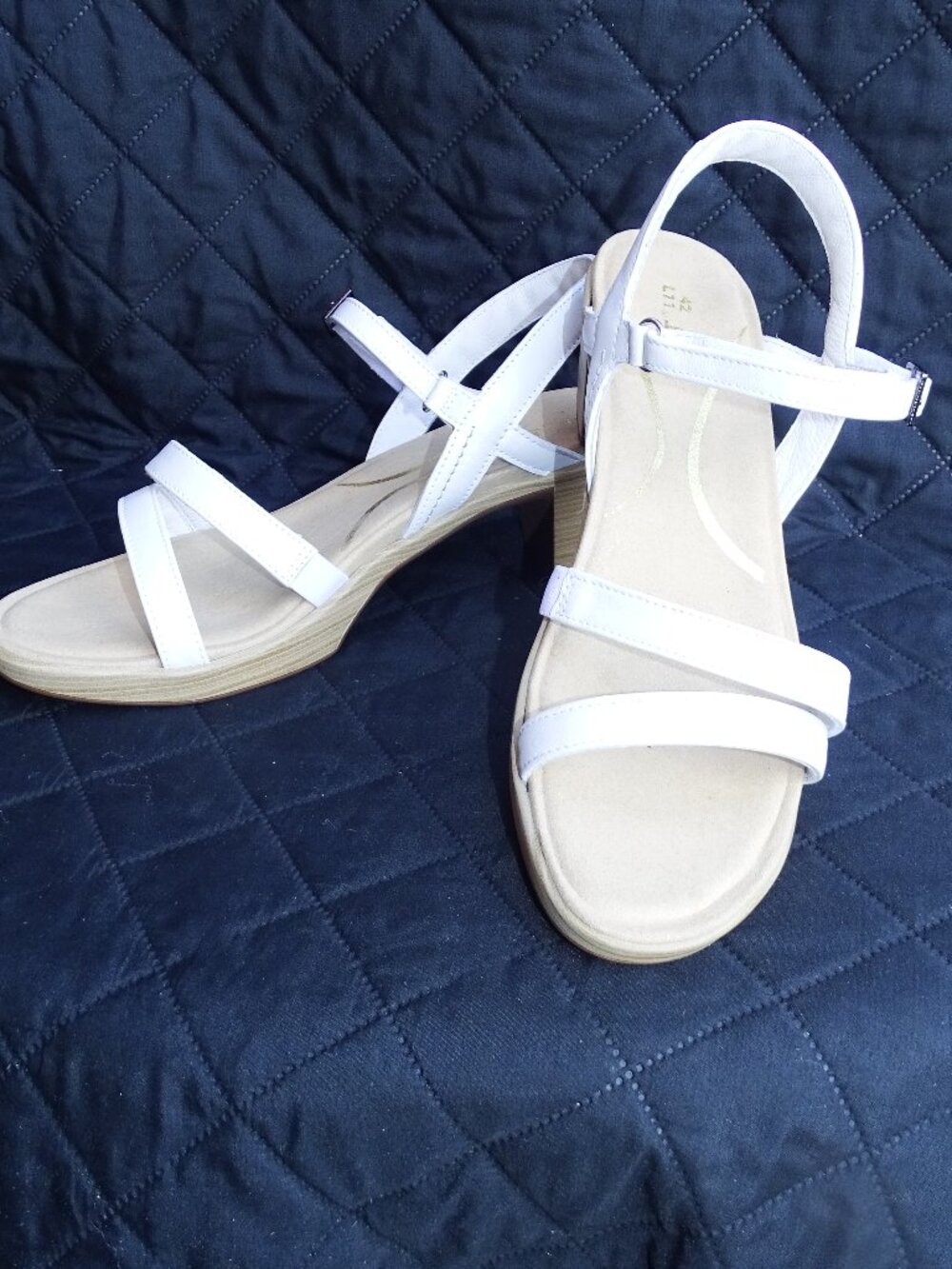 Naot Women's Leather White Adjustable Strap Sandals NWOT